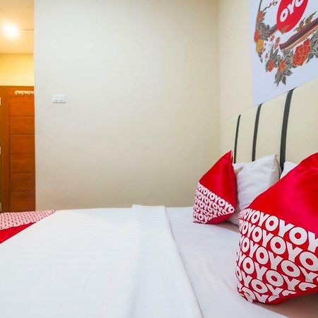 Sentosa Guest House Pontianak Kültér fotó