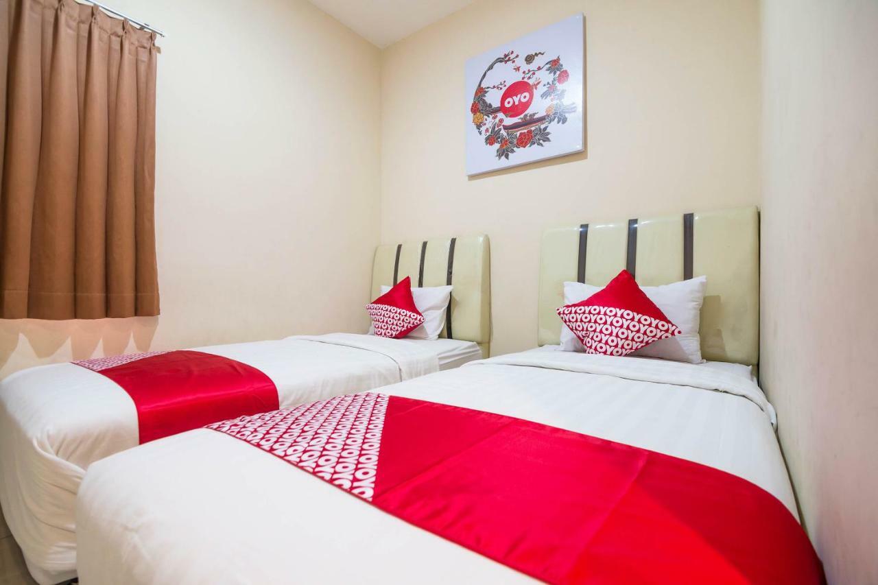 Sentosa Guest House Pontianak Kültér fotó