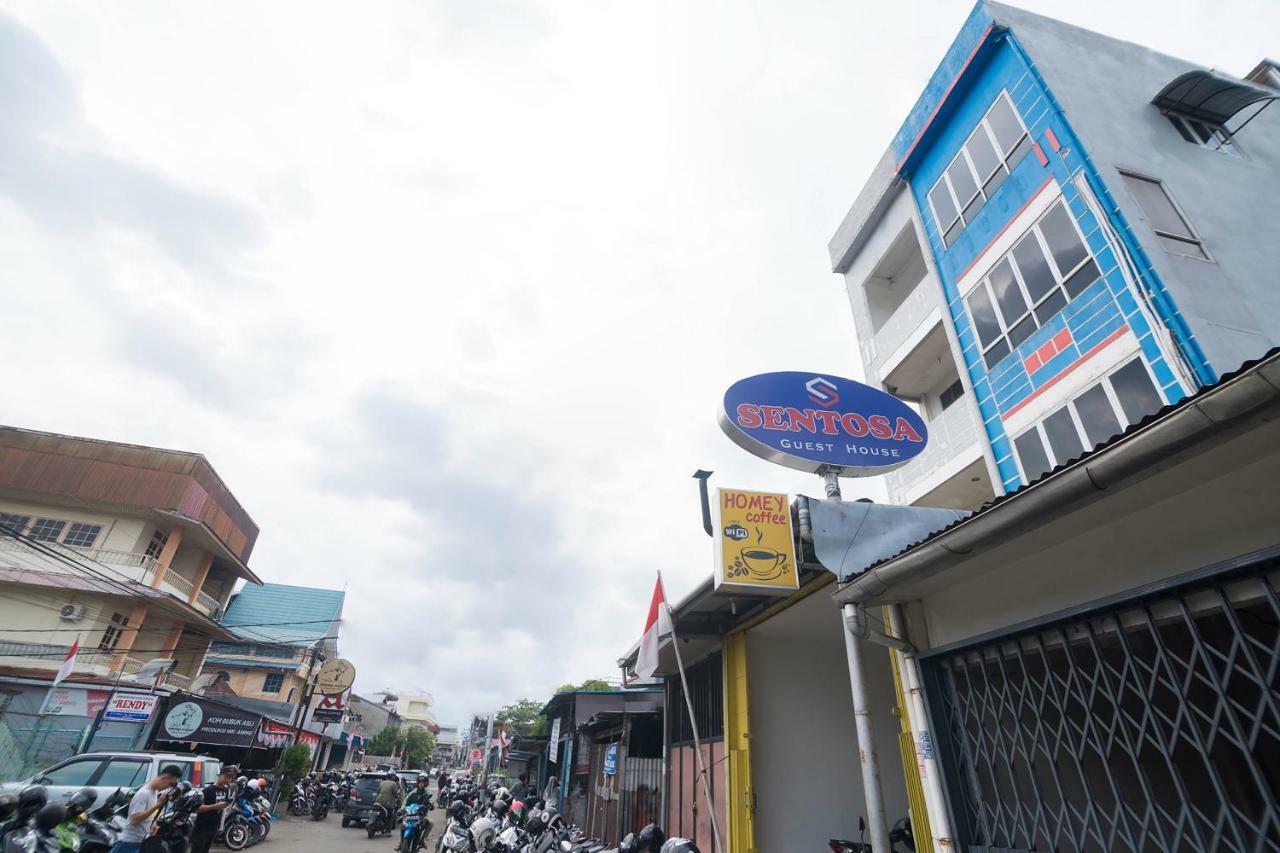 Sentosa Guest House Pontianak Kültér fotó