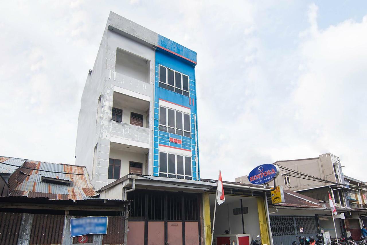 Sentosa Guest House Pontianak Kültér fotó