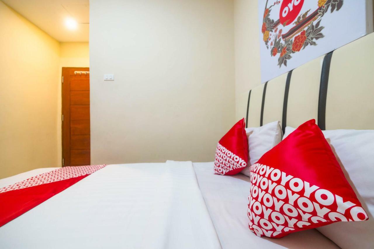 Sentosa Guest House Pontianak Kültér fotó