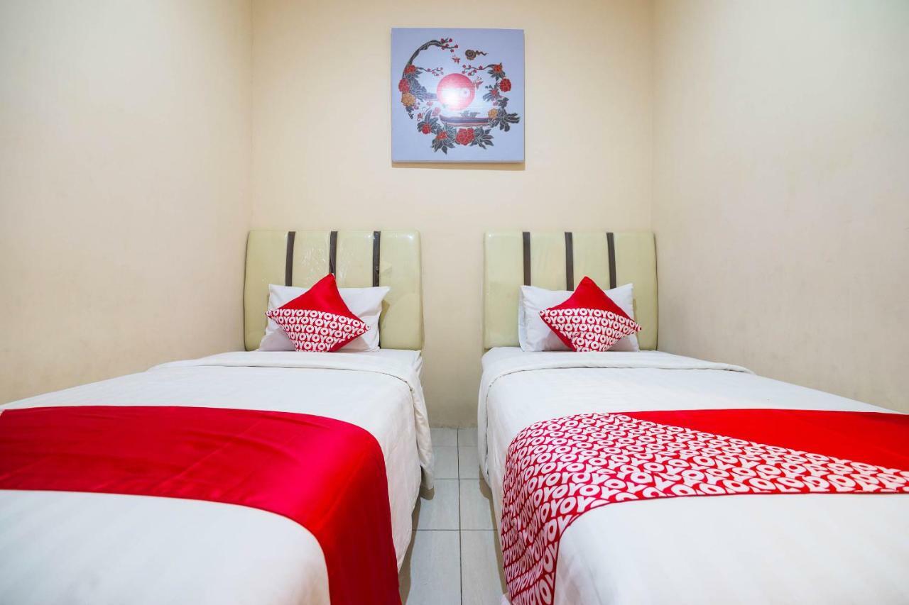 Sentosa Guest House Pontianak Kültér fotó