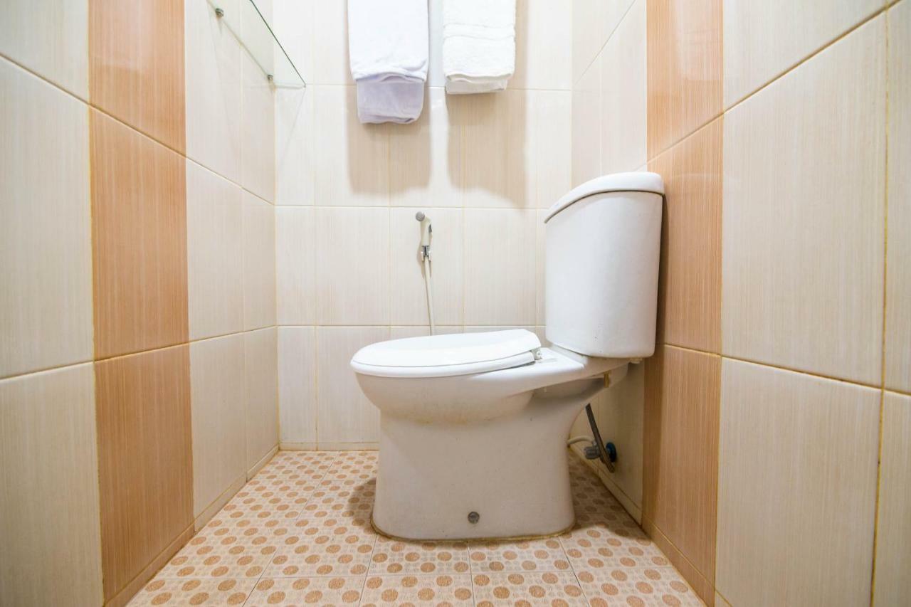 Sentosa Guest House Pontianak Kültér fotó