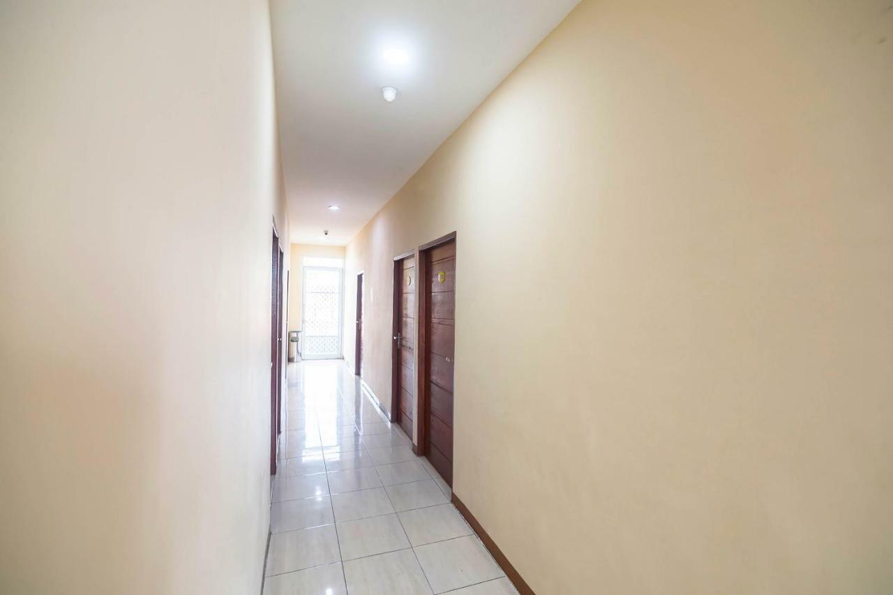 Sentosa Guest House Pontianak Kültér fotó